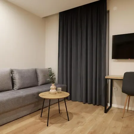 Stari Hrast * Bosanska Gradiska