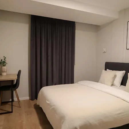 Stari Hrast * Bosanska Gradiska